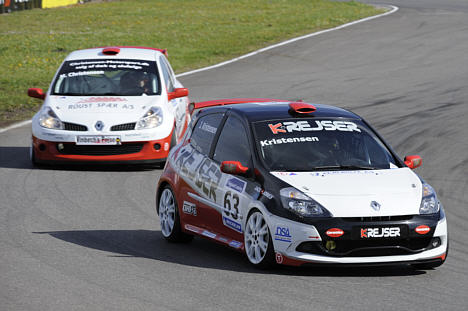 Jacob Kristensen og Michael Christensen tog hver en sejr ved weekendens to løb for Renault DTC Light Cuppen på Padborg Park.
